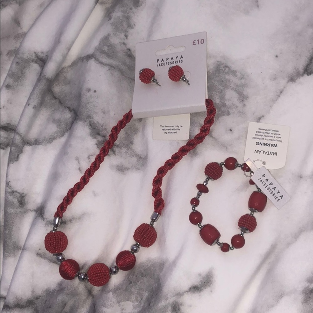 Beautiful necklace with matching bracelet
